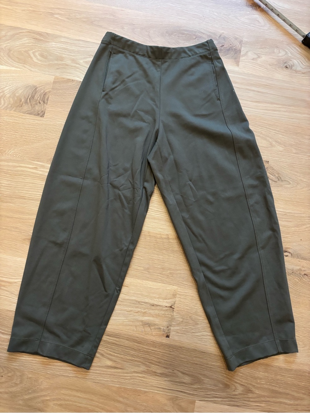 Max Studio Max Studio London Cropped barrel Leg Ponte Pants – Olive Green